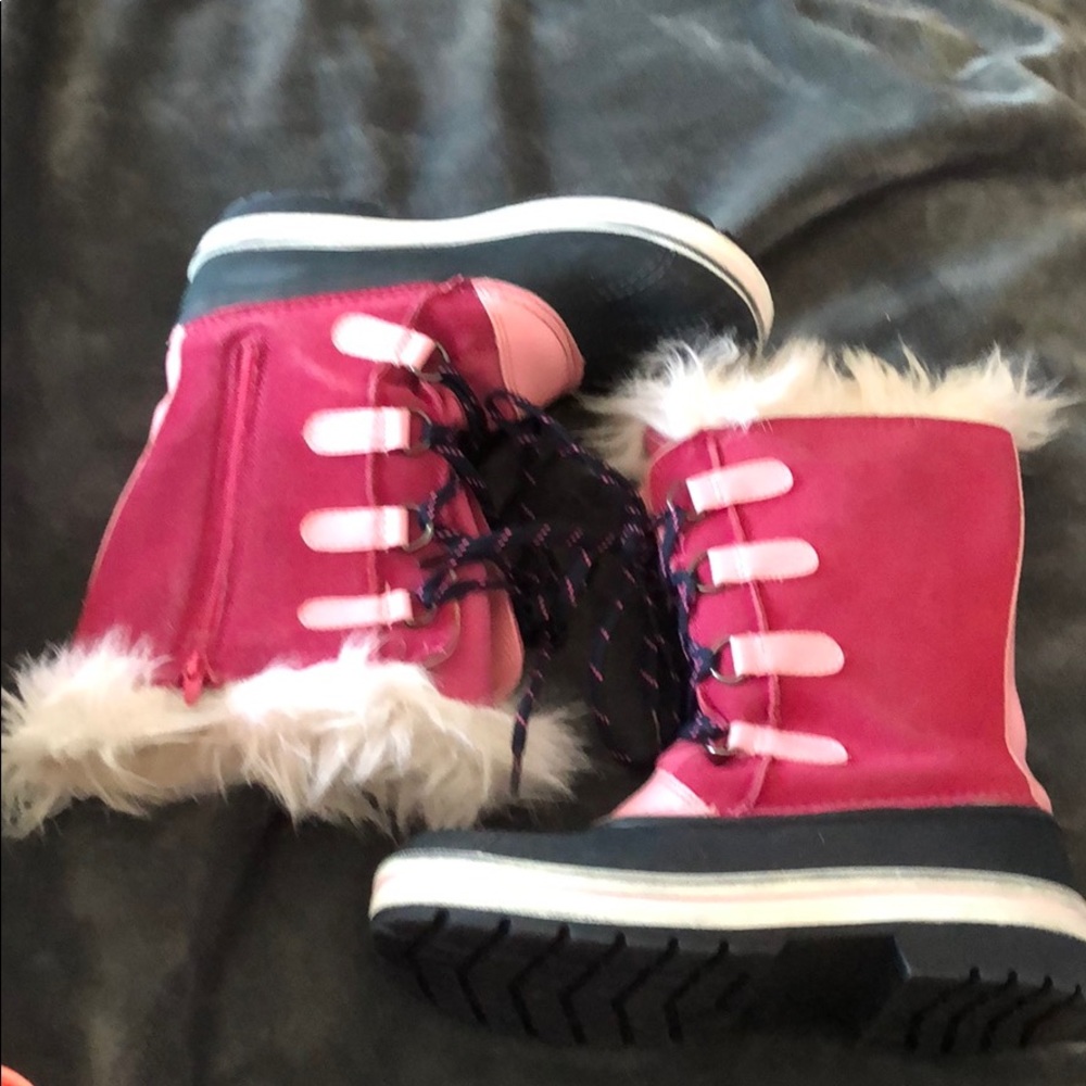 Ozark trail snow boots size 6